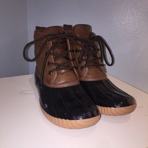 Like new duck boots